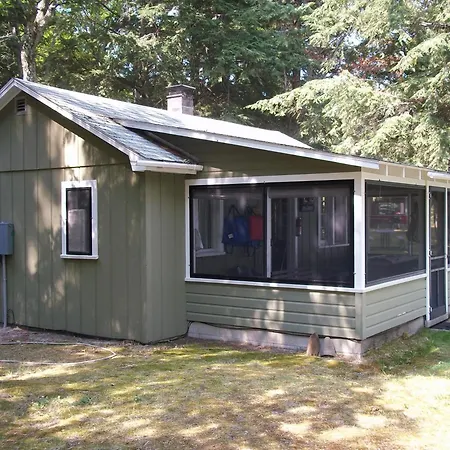 Lakefront! Twin Birch Resort - The Green Laker